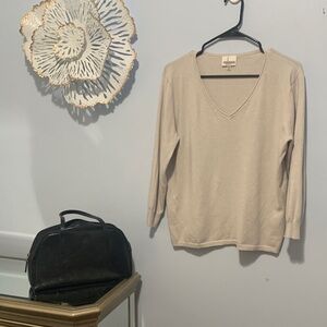 Milano essential light gray v neck sweater size extra large